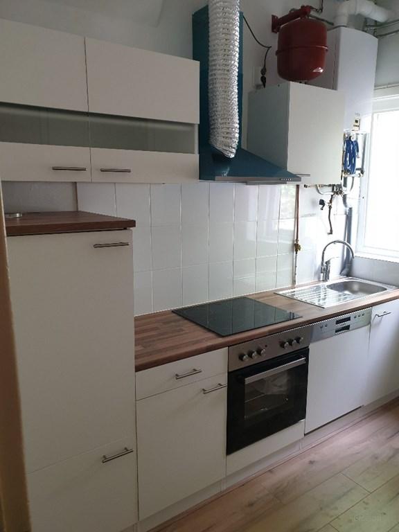 Lichte studentenkamer met balkon - Afbeelding 3