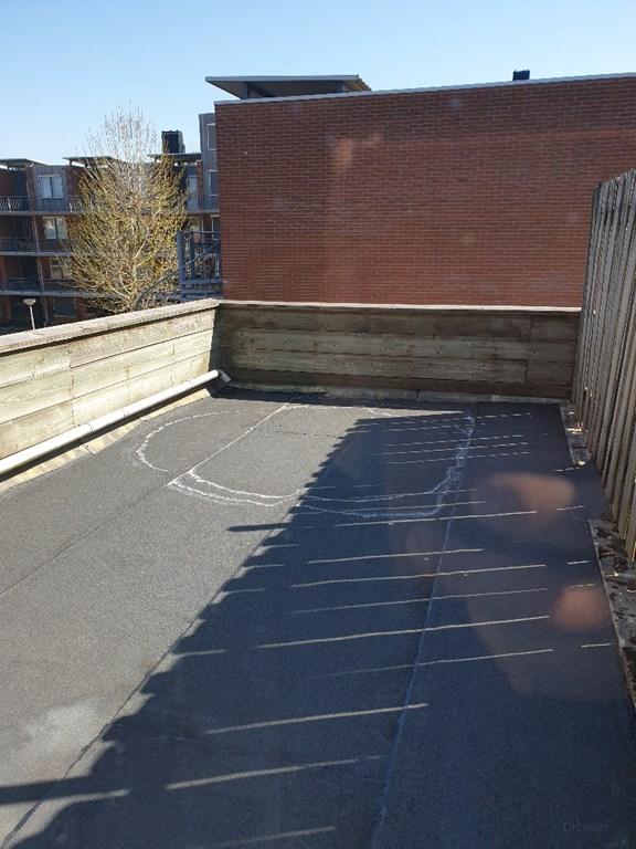 Lichte studentenkamer met balkon - Afbeelding 5