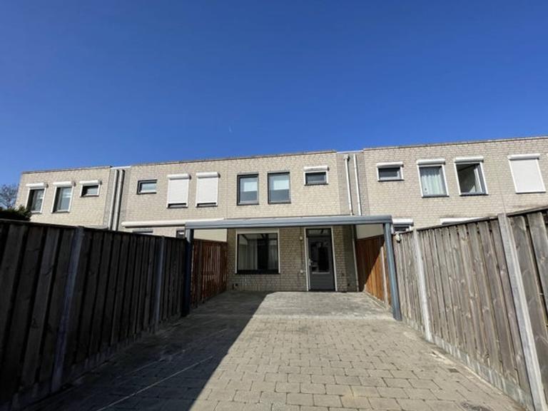 3-Bedroom House in Heugem - Image 12