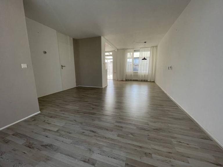 3-Bedroom House in Heugem - Image 3