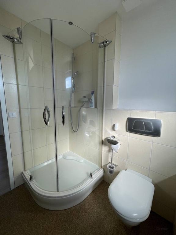3-Bedroom House in Heugem - Image 10