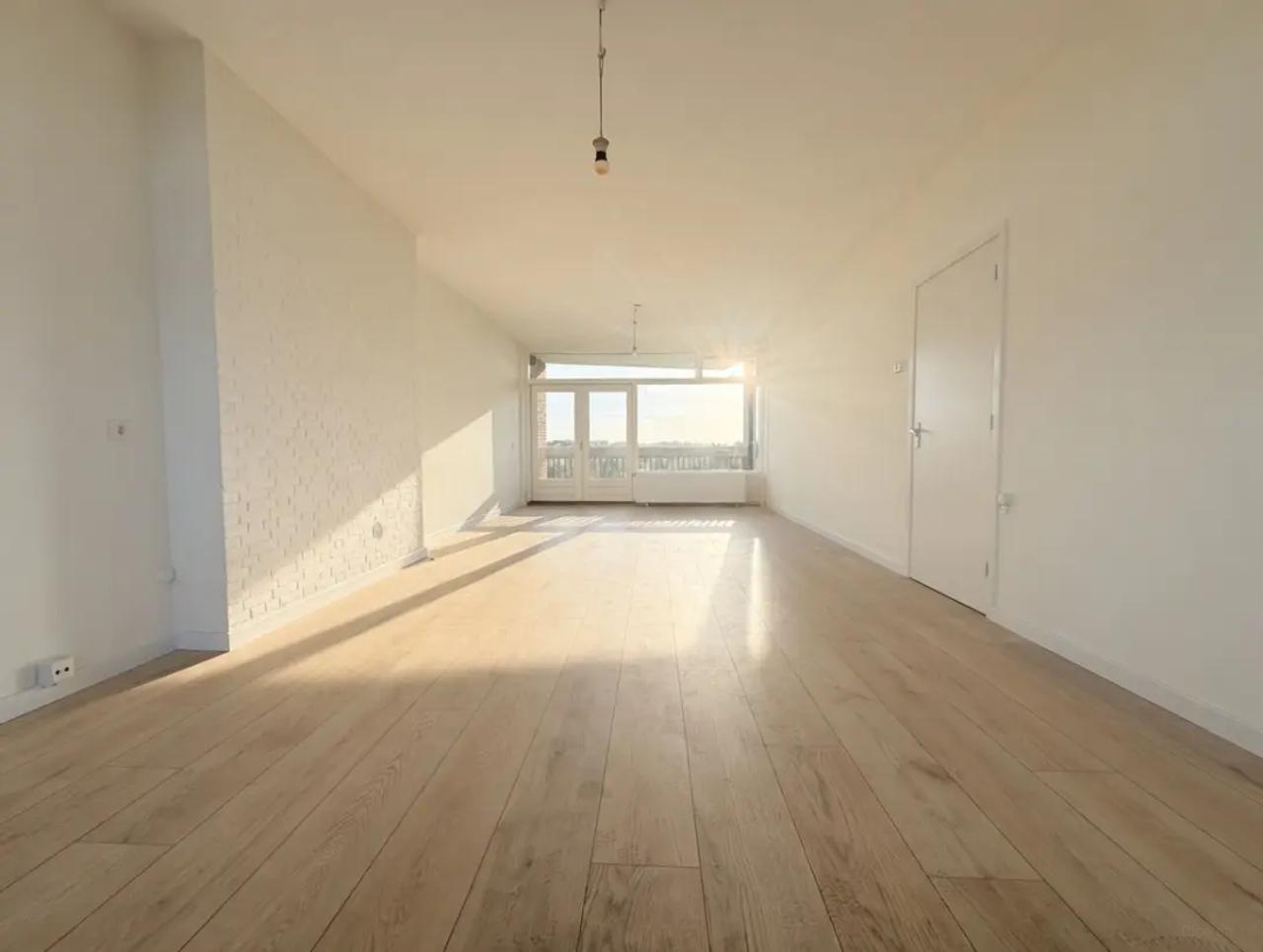 89 m2 appartement met balkon in Bloemenbuurt - Afbeelding 2