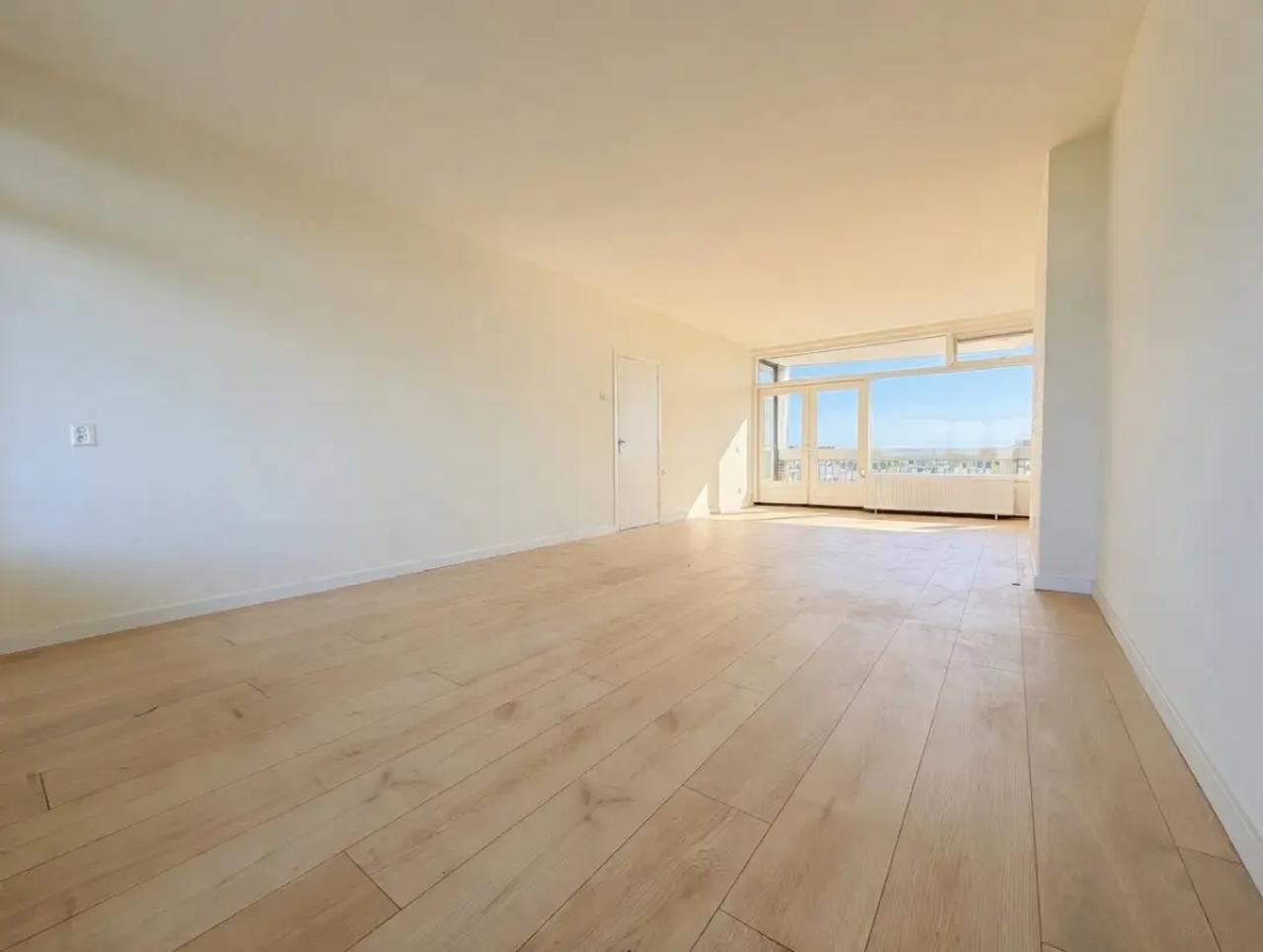 89 m2 appartement met balkon in Bloemenbuurt - Afbeelding 1