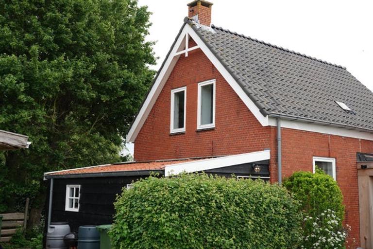 Rural living with a garden near Sint-Maartensdijk - Image 5