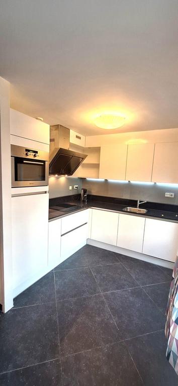 Tweekapper met garage en tuin in Reeshof - Afbeelding 8