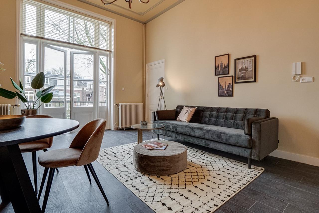 Gemeubileerd 2-kamerappartement met balkon - Afbeelding 2