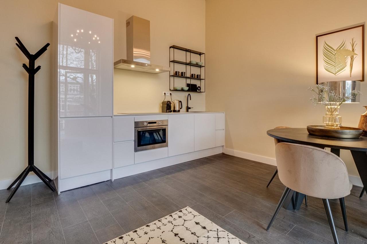 Gemeubileerd 2-kamerappartement met balkon - Afbeelding 6