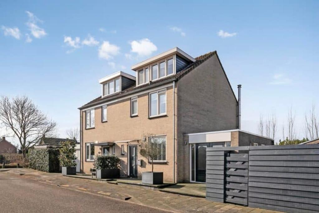 Gemeubileerde hoekwoning met 4 slaapkamers - Afbeelding 2