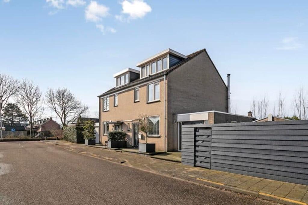 Gemeubileerde hoekwoning met 4 slaapkamers - Afbeelding 3