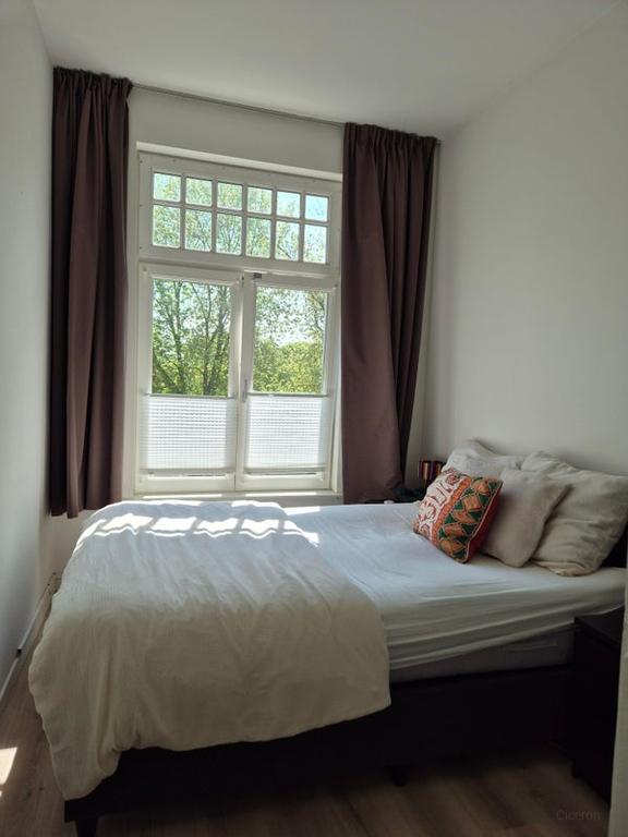 Bright apartment near Den Bosch station - Image 4