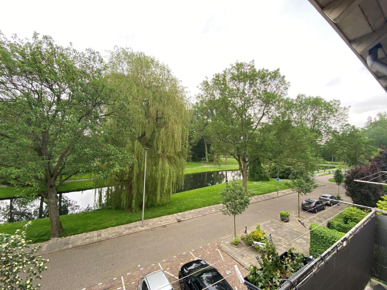 4-room apartment with balcony in Carnisse - Image 1