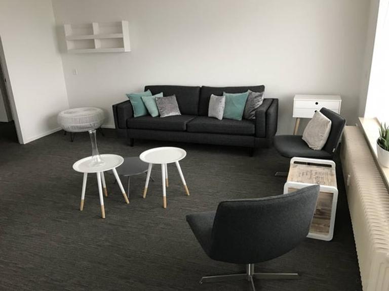 Furnished apartment with expansive views - Image 10