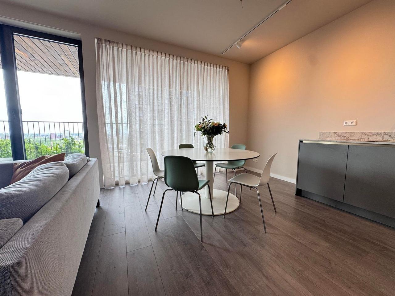 Gemeubileerd hoekappartement op 16 hoog - Afbeelding 16