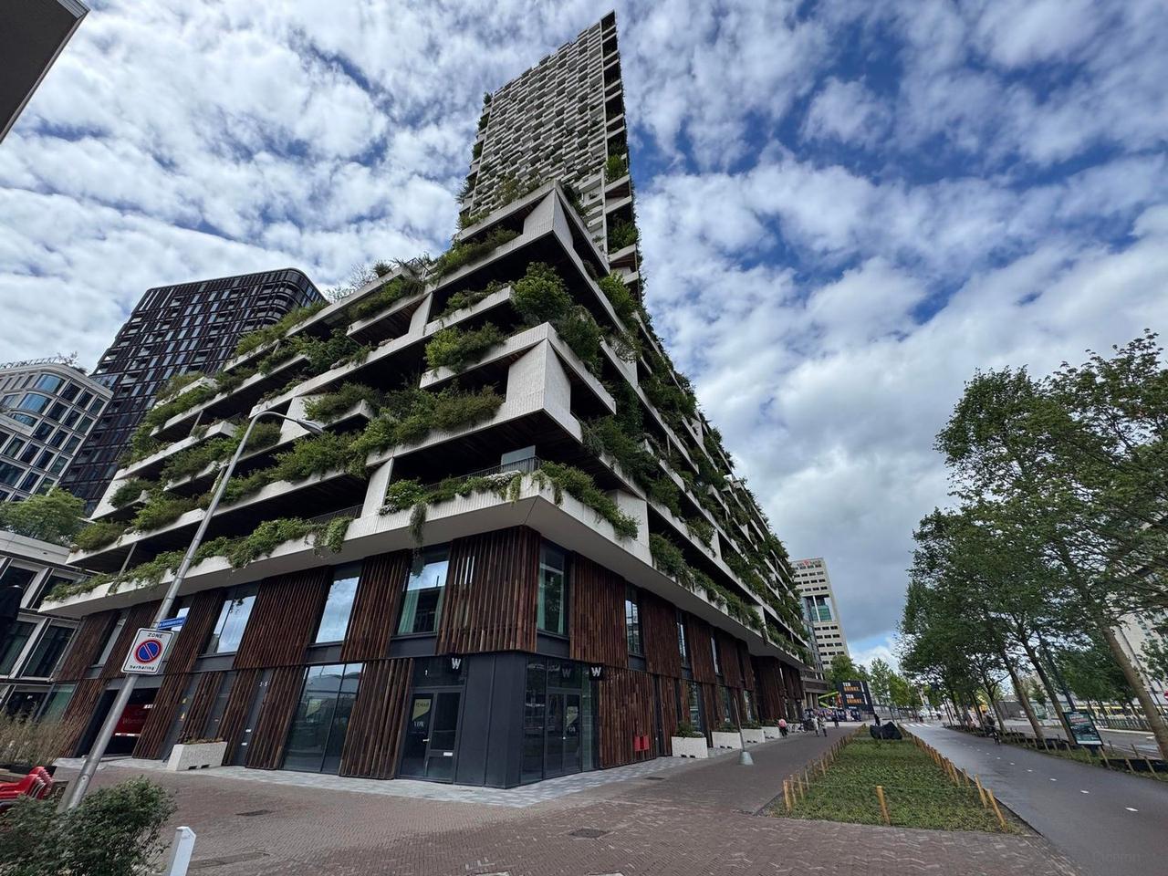 Gemeubileerd hoekappartement op 16 hoog - Afbeelding 1
