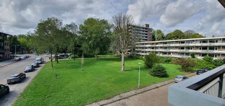 95 m2 appartement met balkon in Buitenveldert - Afbeelding 14