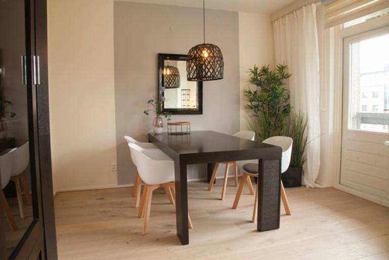 95 m2 appartement met balkon in Buitenveldert - Afbeelding 4