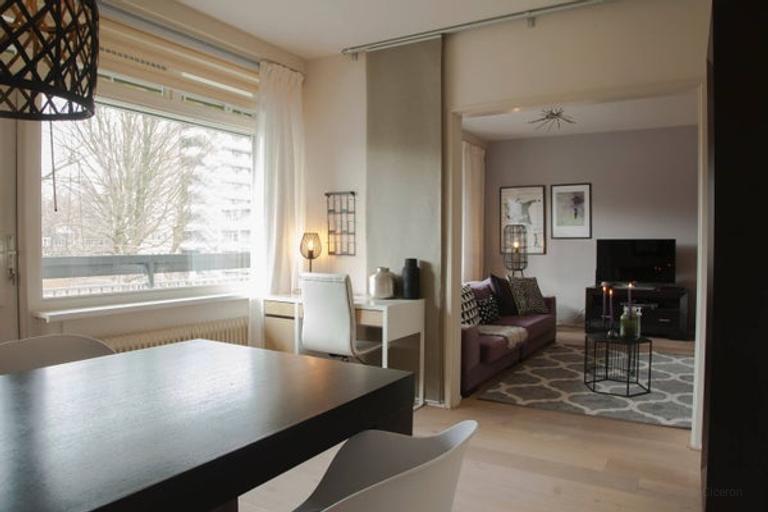 95 m2 appartement met balkon in Buitenveldert - Afbeelding 3