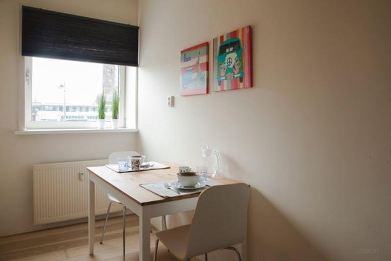 95 m2 appartement met balkon in Buitenveldert - Afbeelding 7