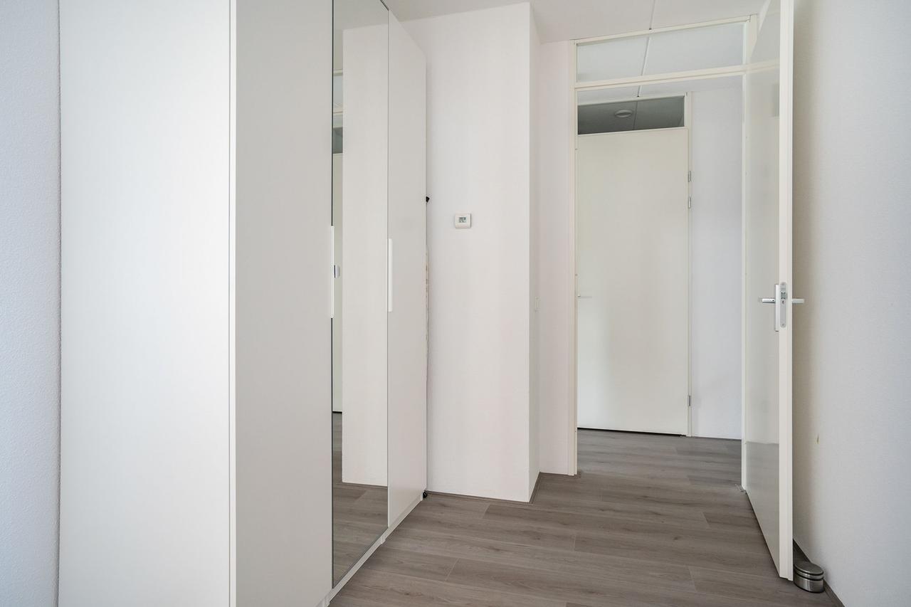 Gemeubileerd 3-kamerappartement met balkon - Afbeelding 14