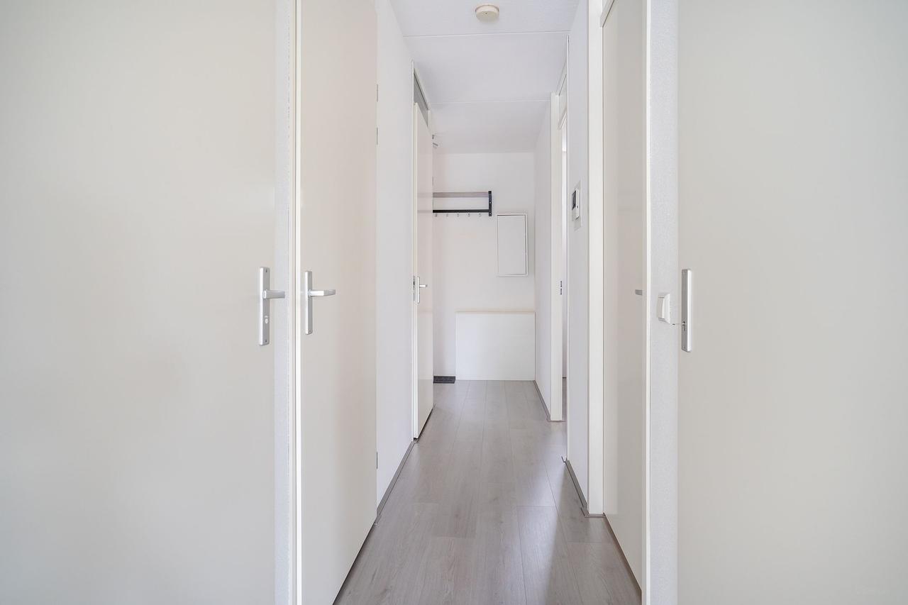 Gemeubileerd 3-kamerappartement met balkon - Afbeelding 15