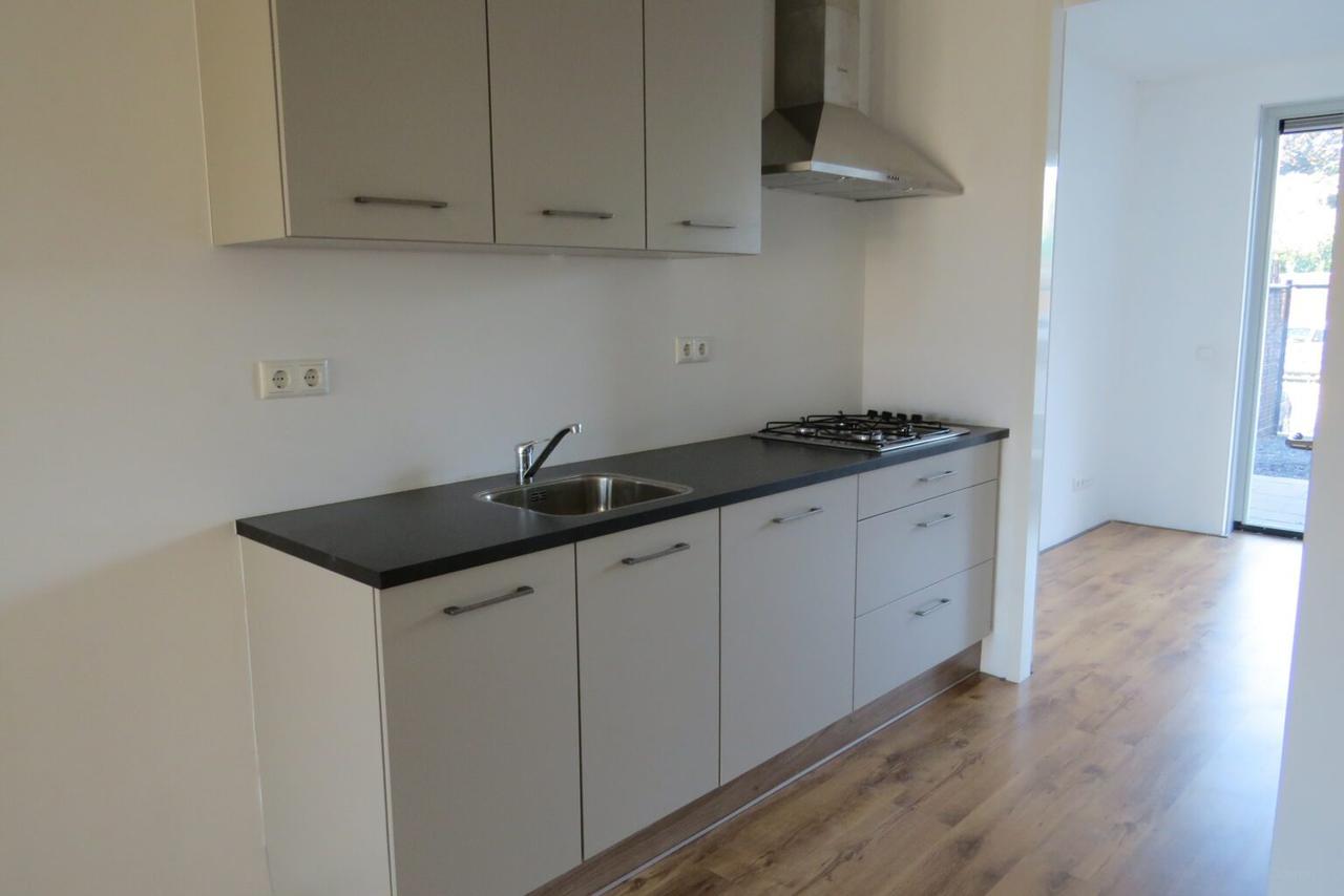 Apartment with sunny balcony - Image 8