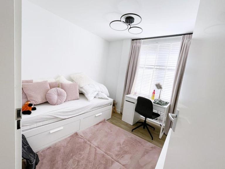 3-room apartment with terrace in Leiden - Image 12