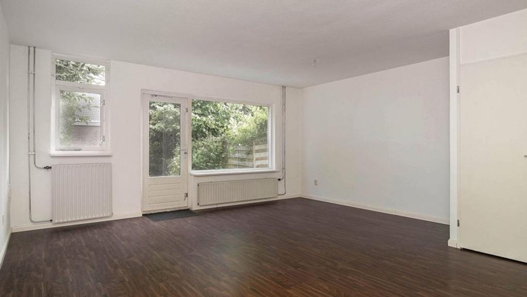 Family home with garden in Holendrecht - Image 2