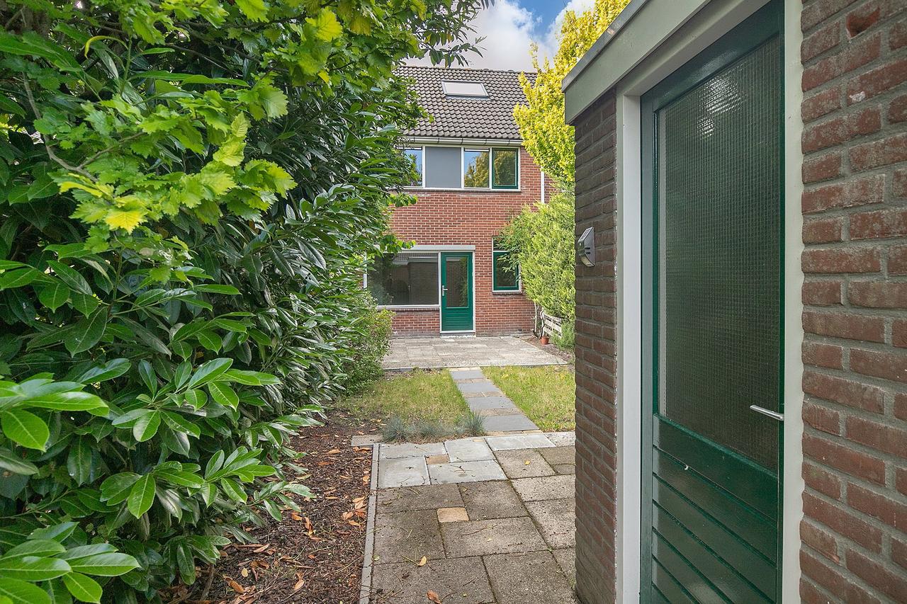 Family home with garden in Holendrecht - Image 16