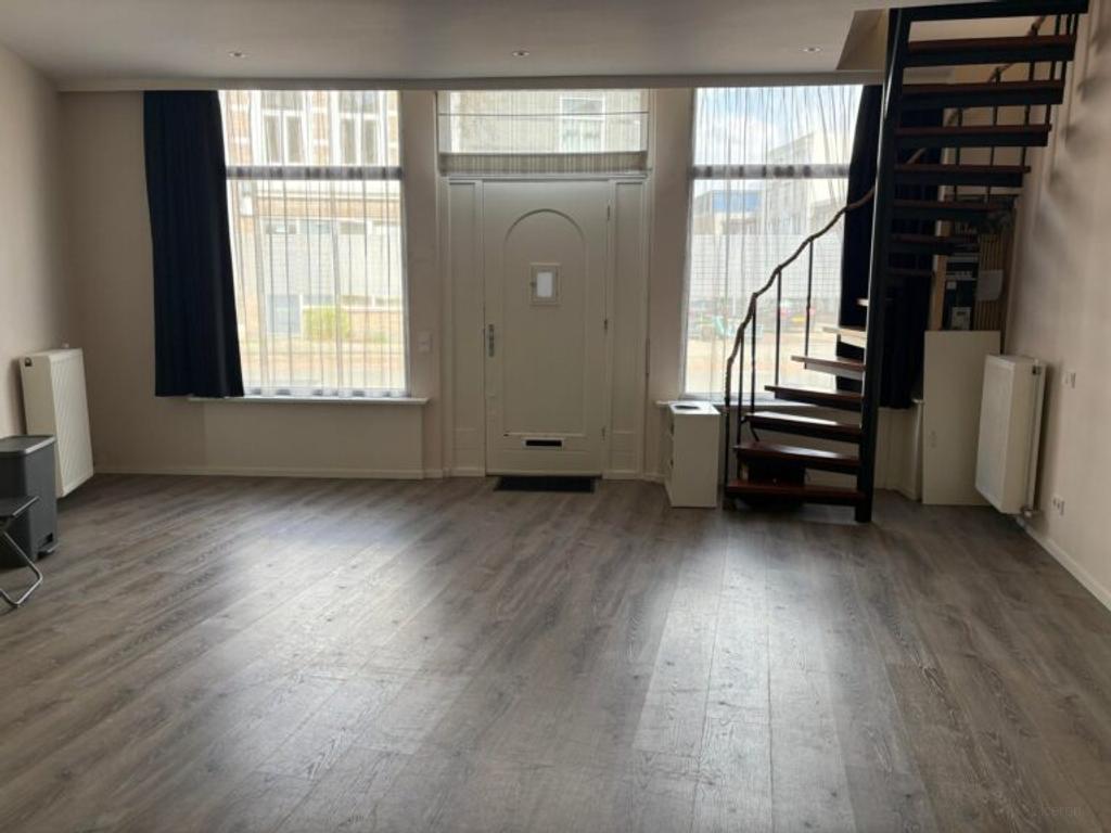 Eengezinswoning met balkon aan de Haagweg in Breda - Afbeelding 2