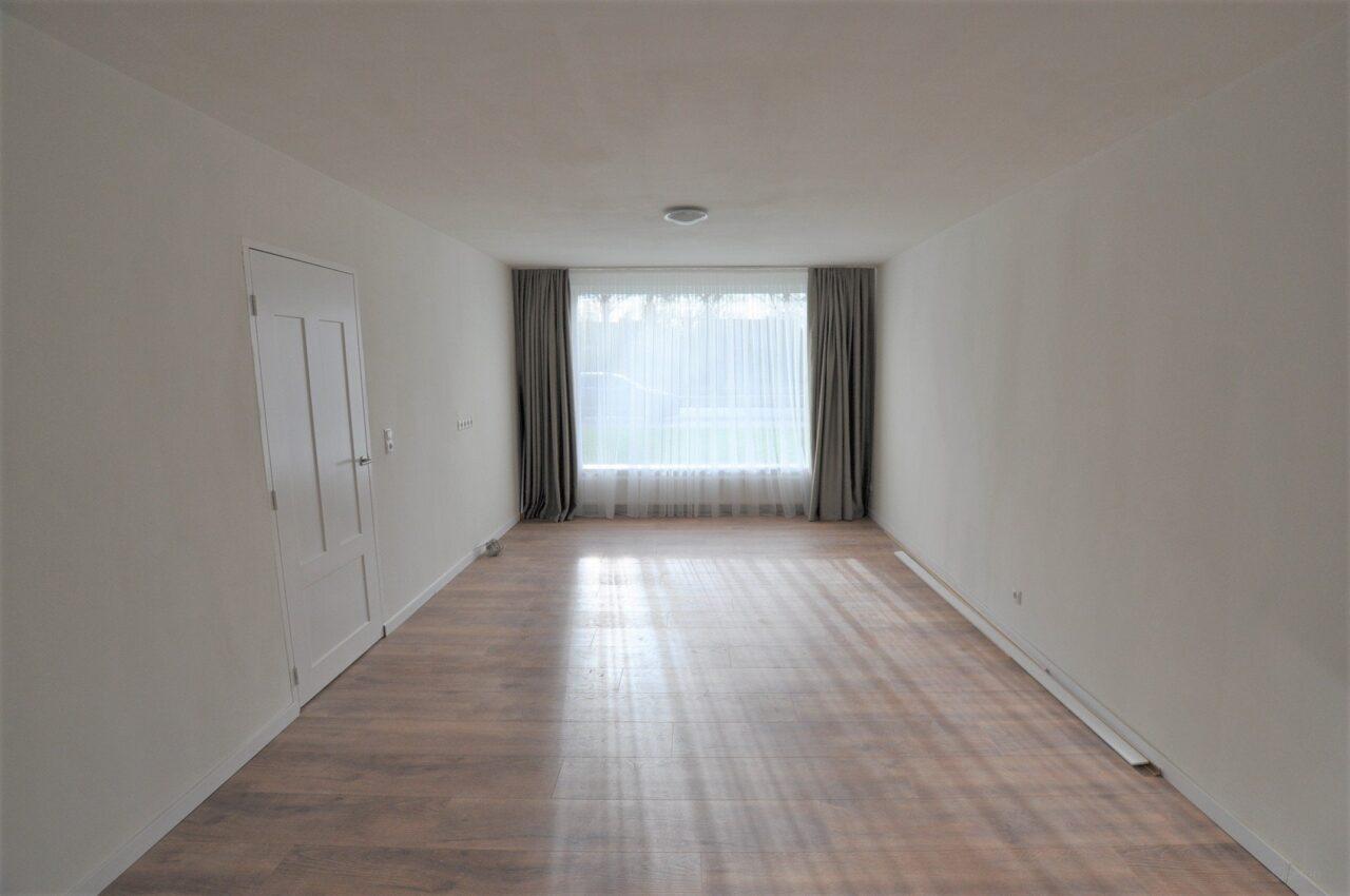 Hoekwoning met tuin in Stratum - Afbeelding 1
