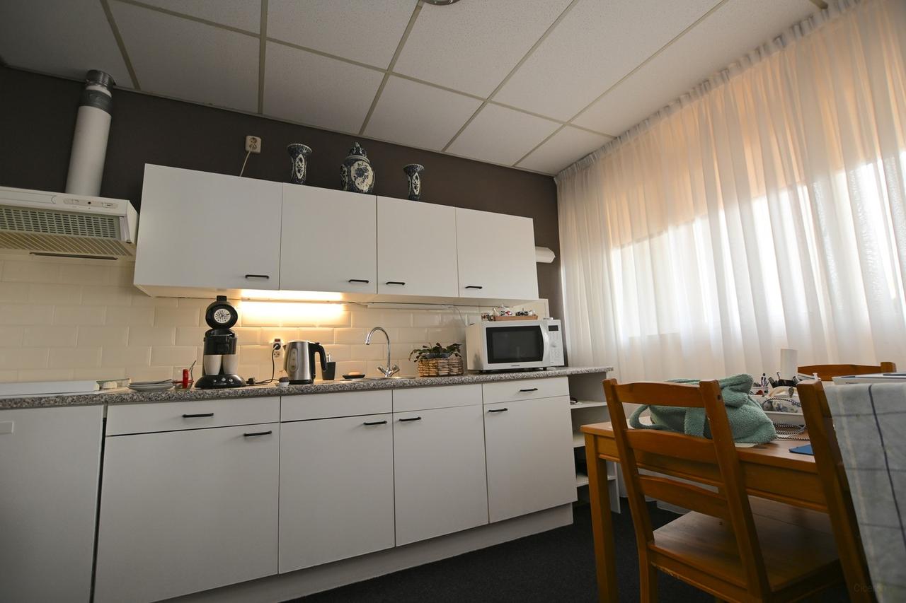2-bedroom apartment with 2 balconies - Image 12