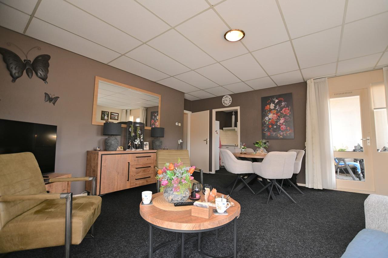 2-bedroom apartment with 2 balconies - Image 6