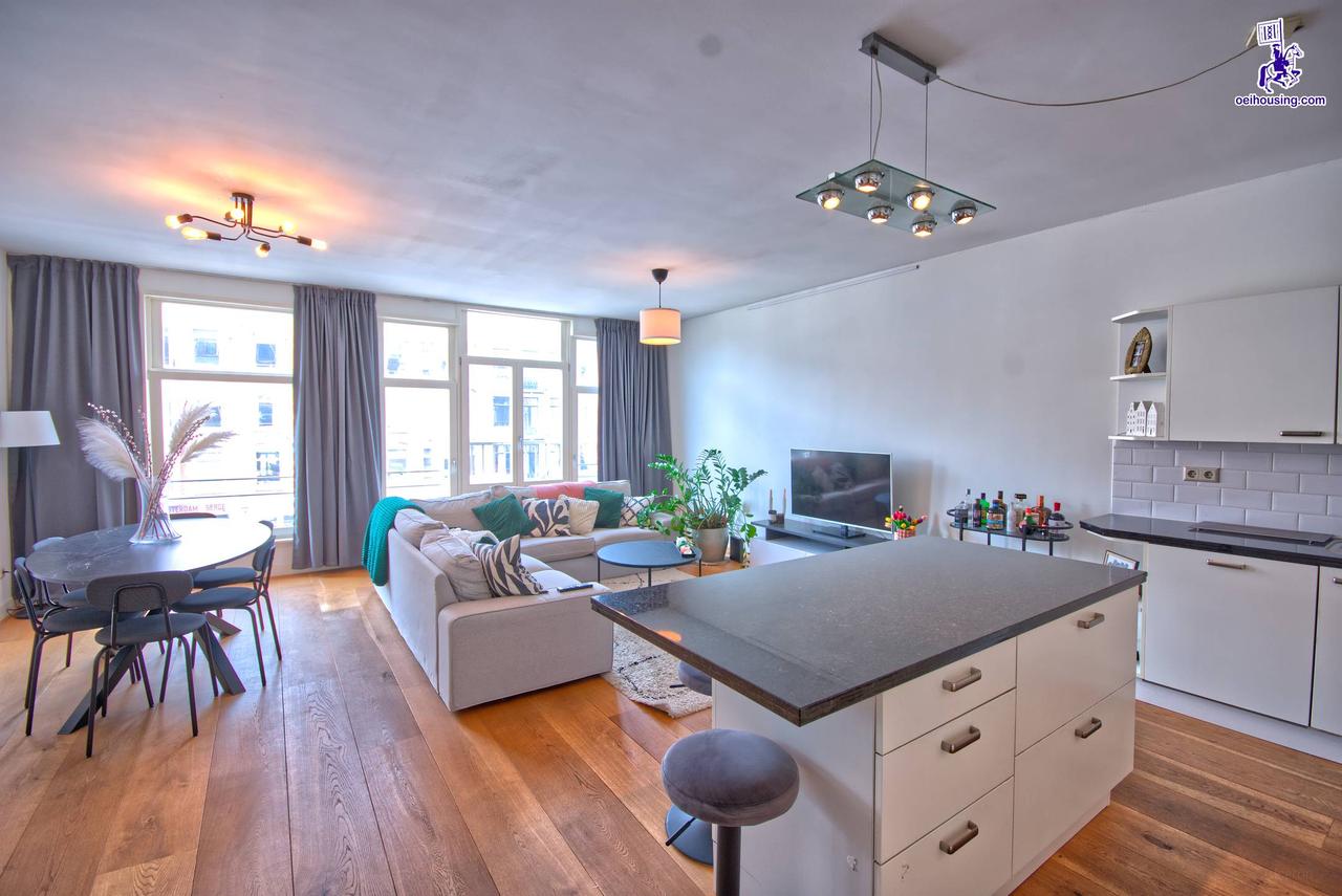 2-slaapkamerappartement met balkon in Oud-West - Afbeelding 1