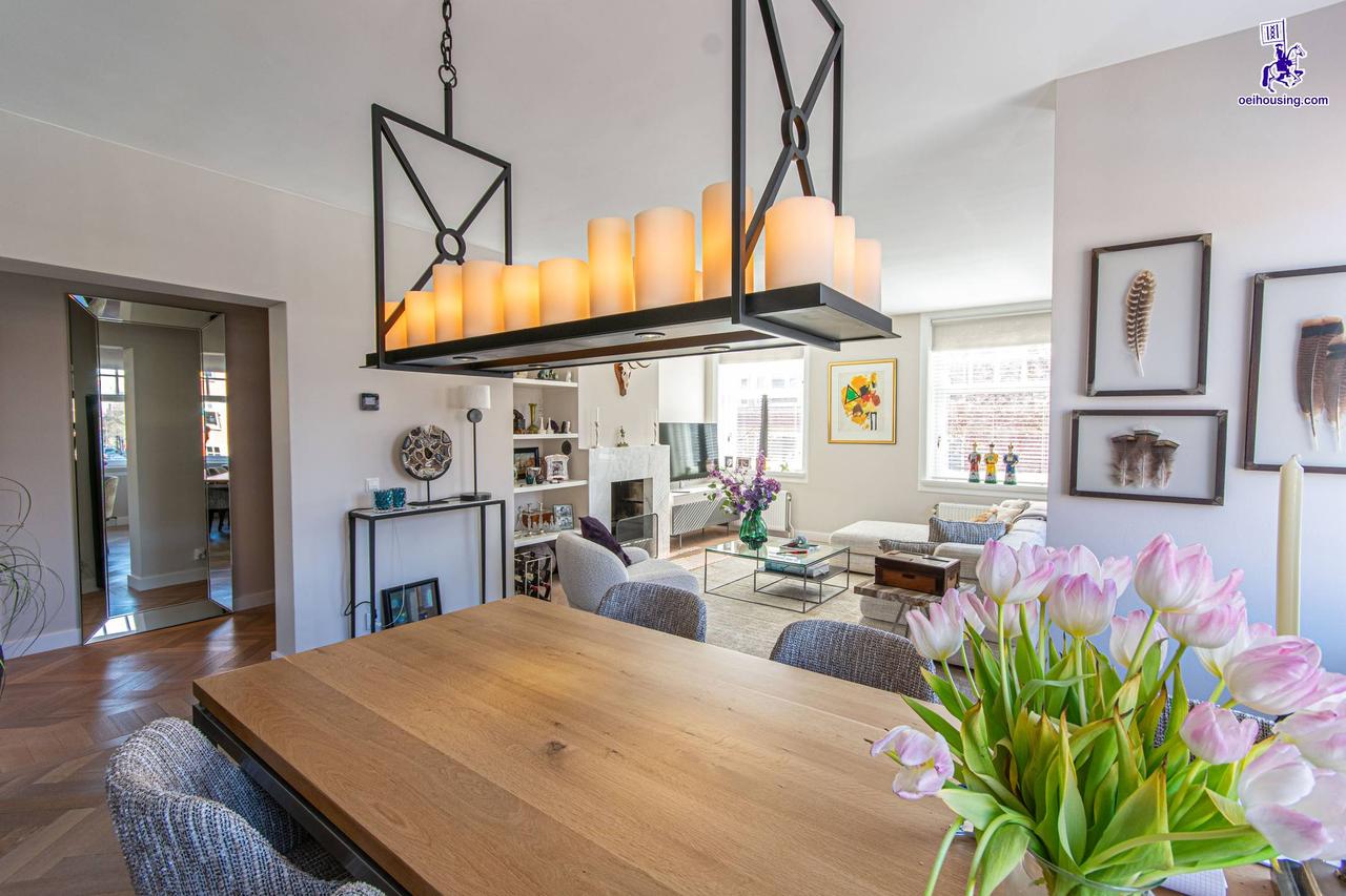 Temporary corner apartment in Oud-Zuid - Image 1