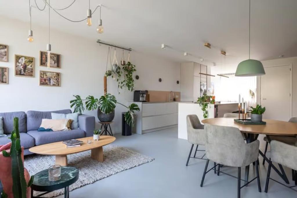 Townhouse with garage and 4 bedrooms - Image 2