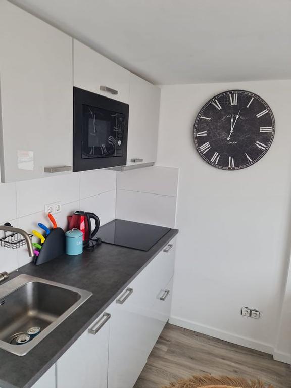 Furnished studio for one lady in Zuilen - Image 9