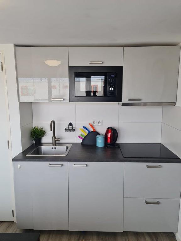 Furnished studio for one lady in Zuilen - Image 8
