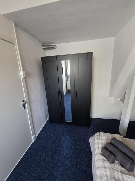 Furnished studio near Utrecht Central Station - Image 5