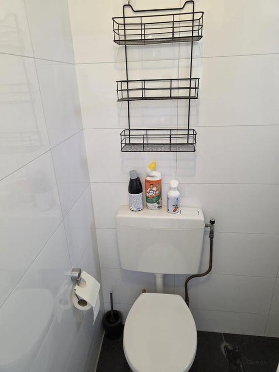 Furnished studio near Utrecht Central Station - Image 7