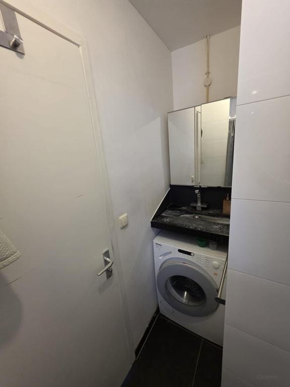 Furnished studio near Utrecht Central Station - Image 10