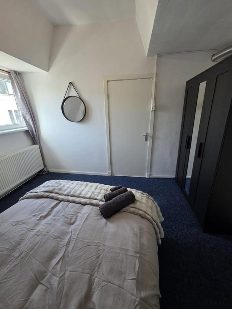 Furnished studio near Utrecht Central Station - Image 3