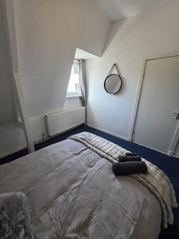 Furnished studio near Utrecht Central Station - Image 6
