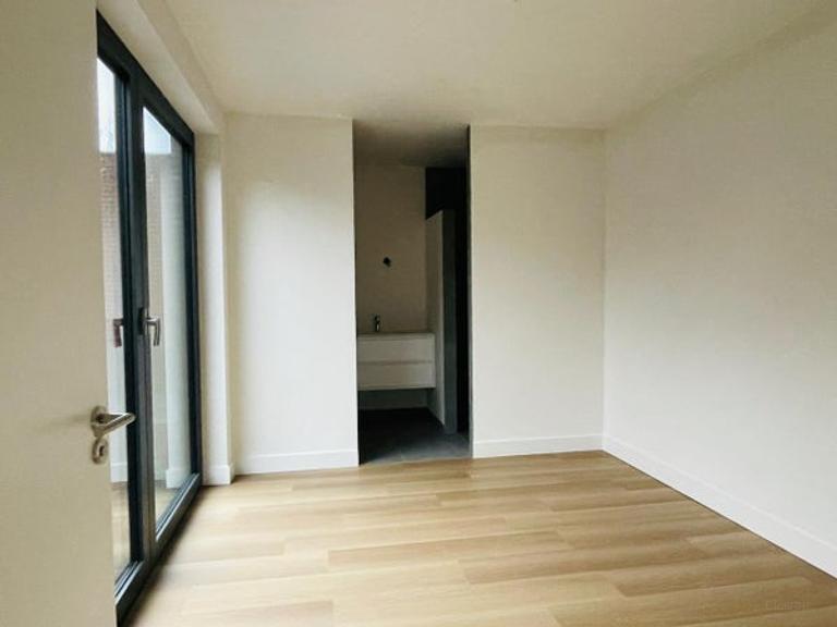 Newly built home with 4 bedrooms in Heesch - Image 7