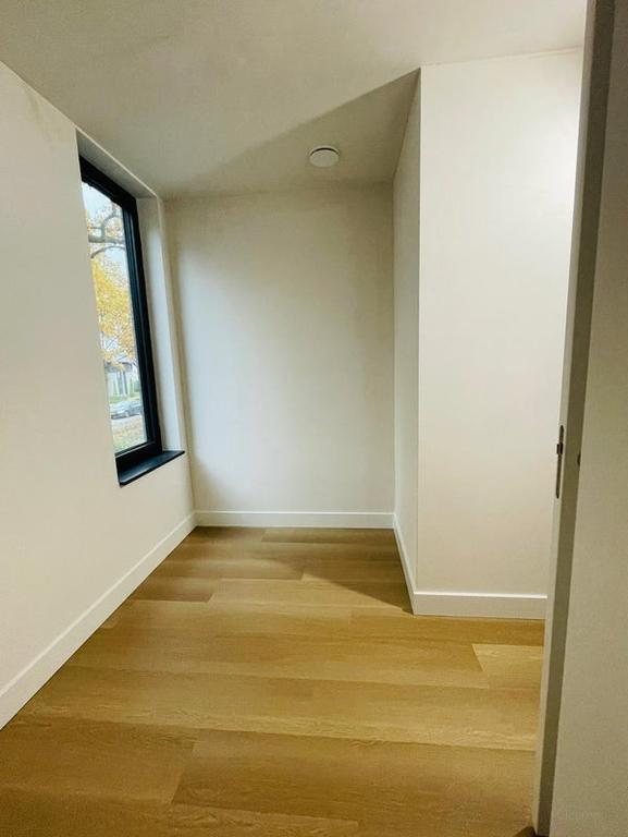 Newly built home with 4 bedrooms in Heesch - Image 17