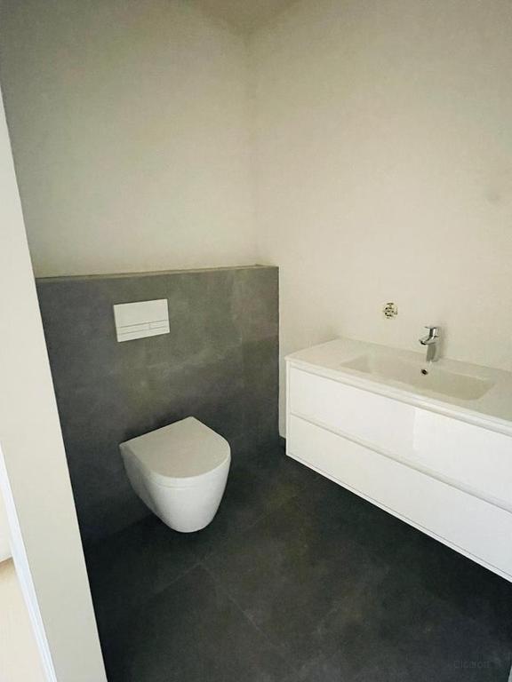Newly built home with 4 bedrooms in Heesch - Image 10