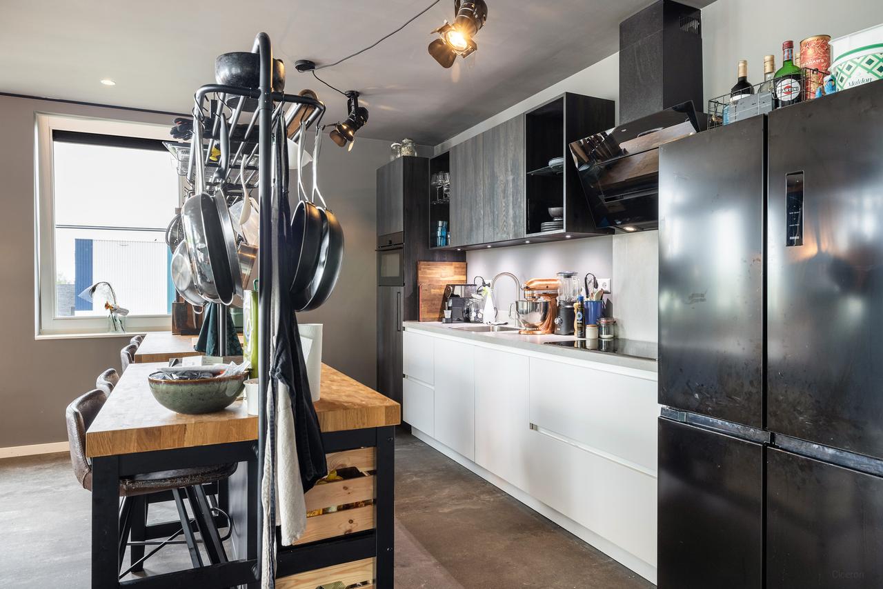 4-room apartment with large terrace on the Merwede - Image 4