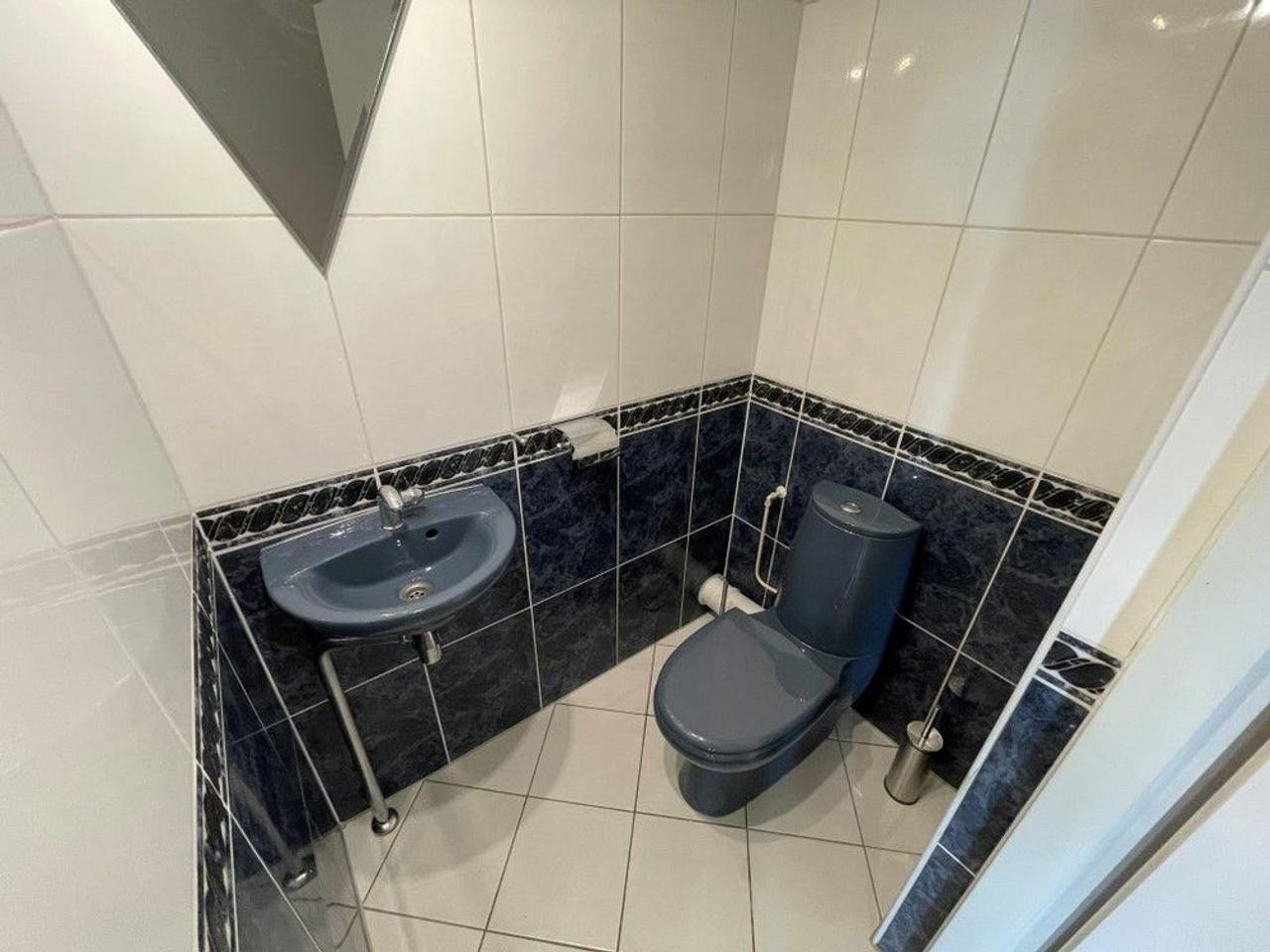 3-room apartment with a view and parking space - Image 15