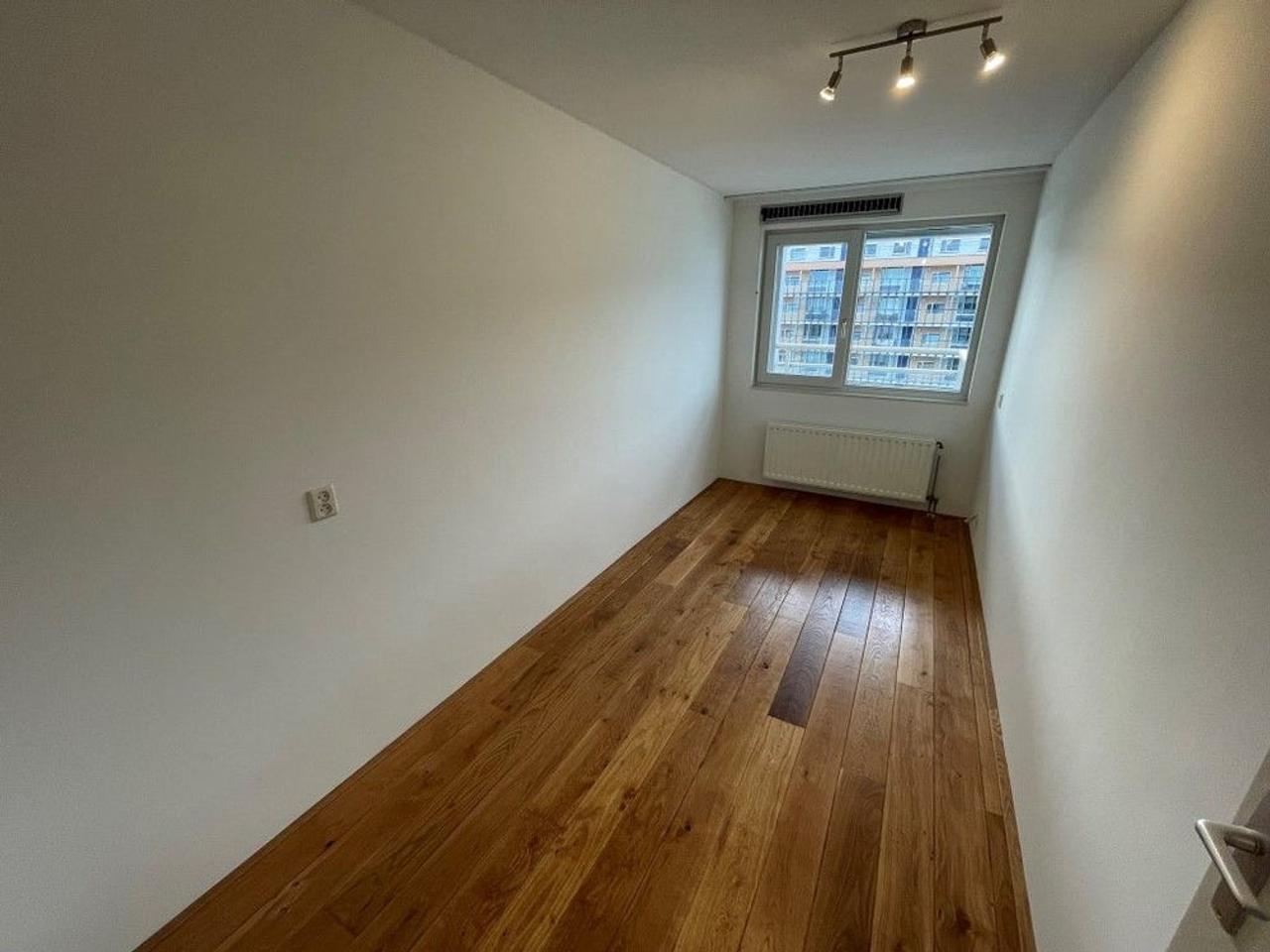 3-room apartment with a view and parking space - Image 12