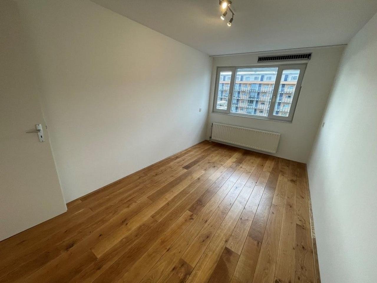 3-room apartment with a view and parking space - Image 9