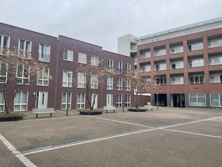 Townhouse with garden and parking space - Image 18